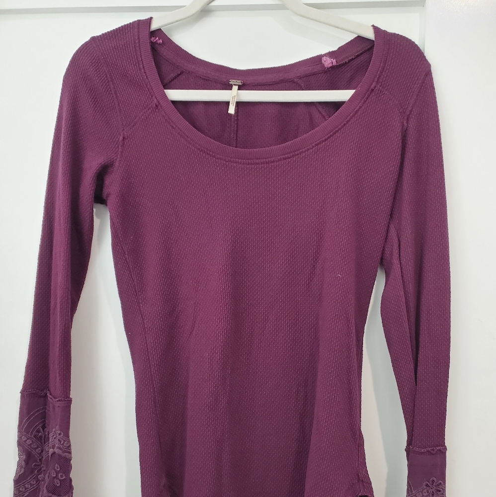 Free People Size Medium Purple long sleeve shirt lace arm detail